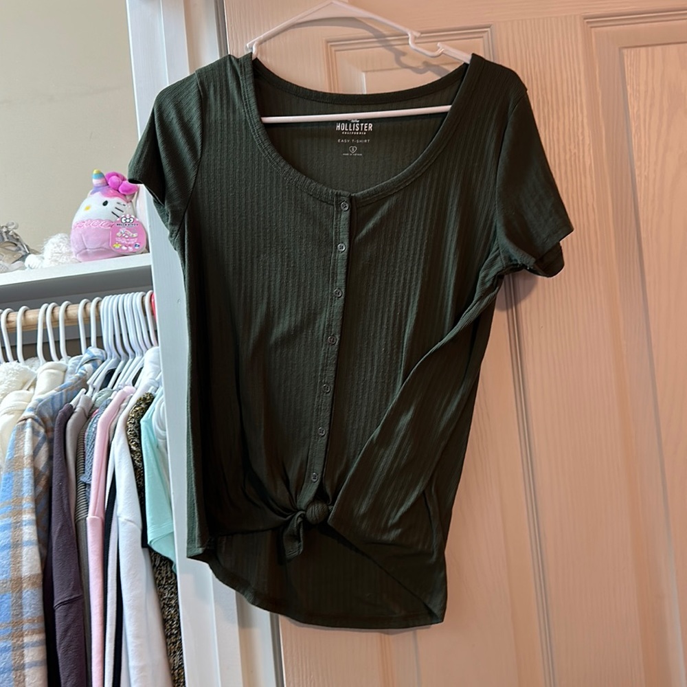 Hollister Tee! Size S